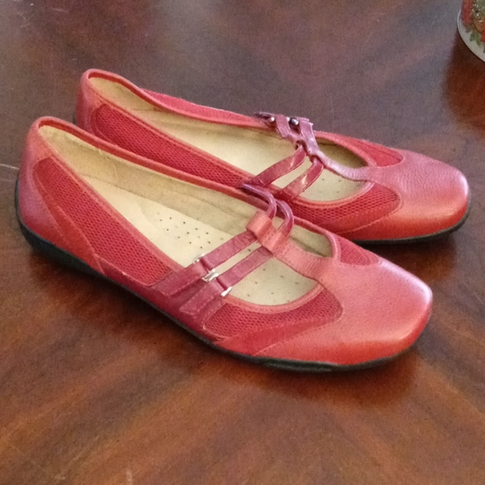 NWOT Naturalizer Mary Jane Loafers